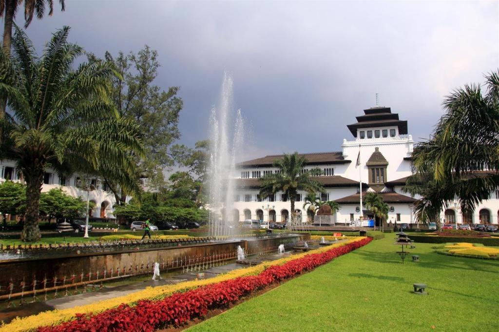 Marbella Hotel Dago Bandung Exterior photo