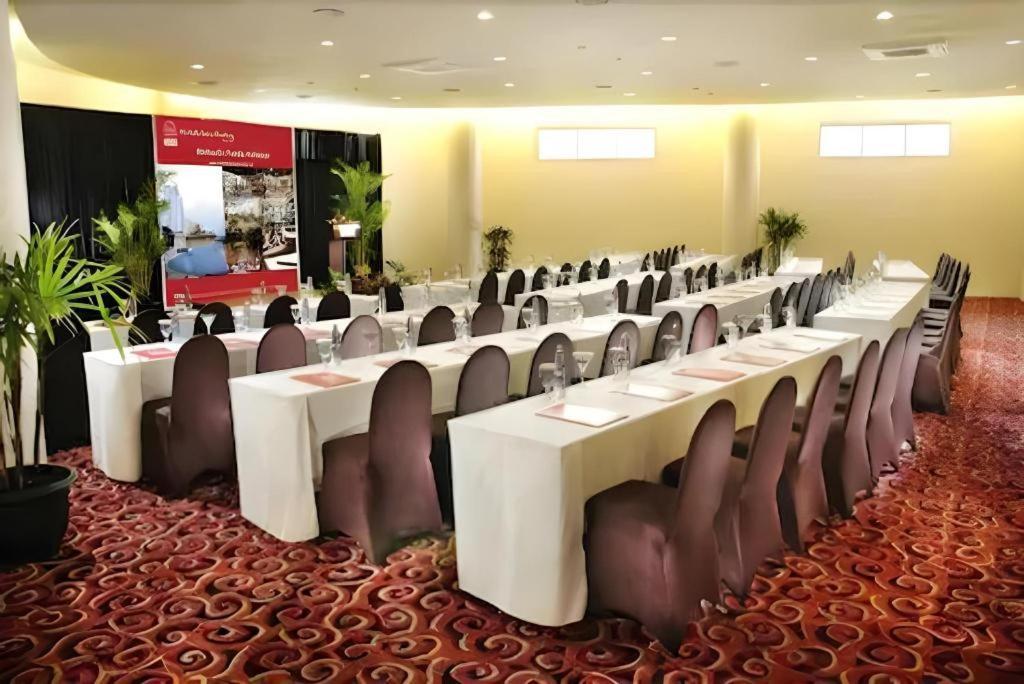 Marbella Hotel Dago Bandung Exterior photo